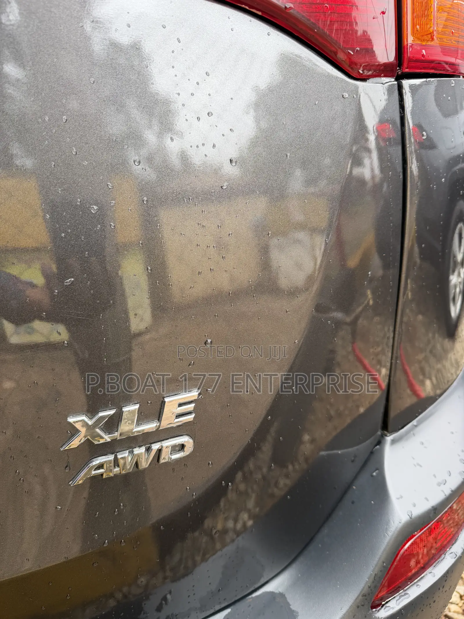 Toyota RAV4 XLE 4dr SUV AWD (2.5L 4cyl 6A) 2015 Gray