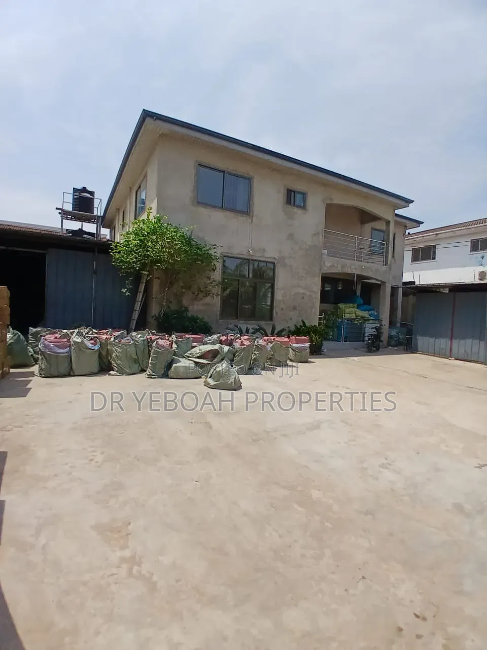 Spintex Flower Pot:- Warehouse With 3 Bedroom for Sale or Rent