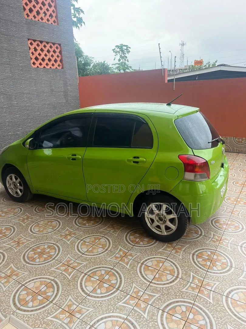 Toyota Vitz 2008 Green