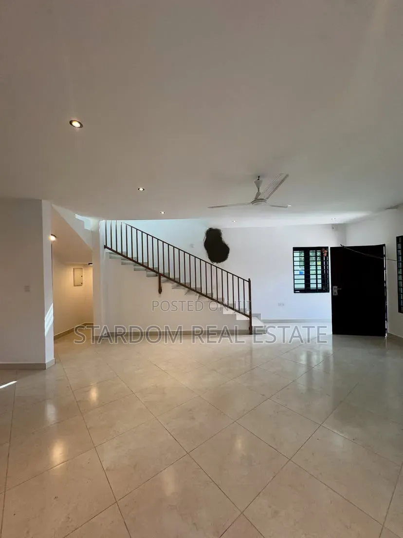 4bdrm Duplex in Oyarifa, Owusu Ansah for sale