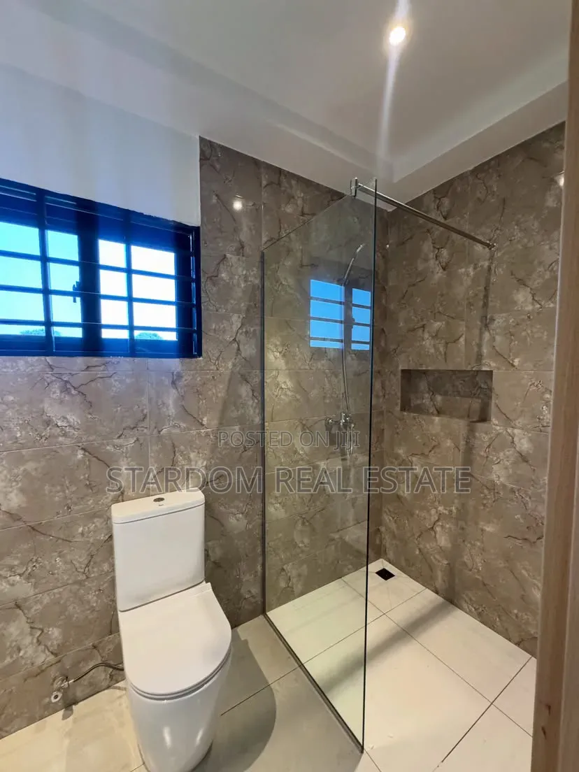 4bdrm Duplex in Oyarifa, Owusu Ansah for sale