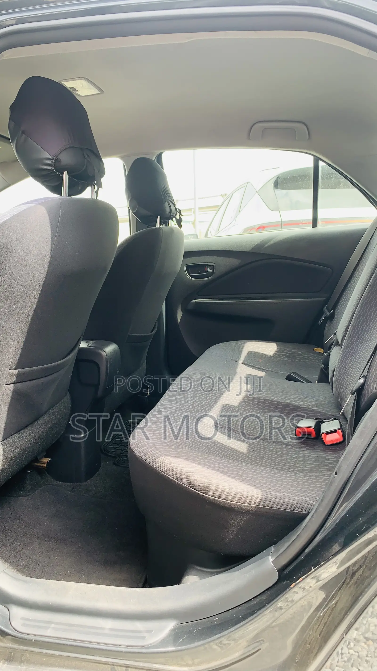 Toyota Yaris 2012 Gray