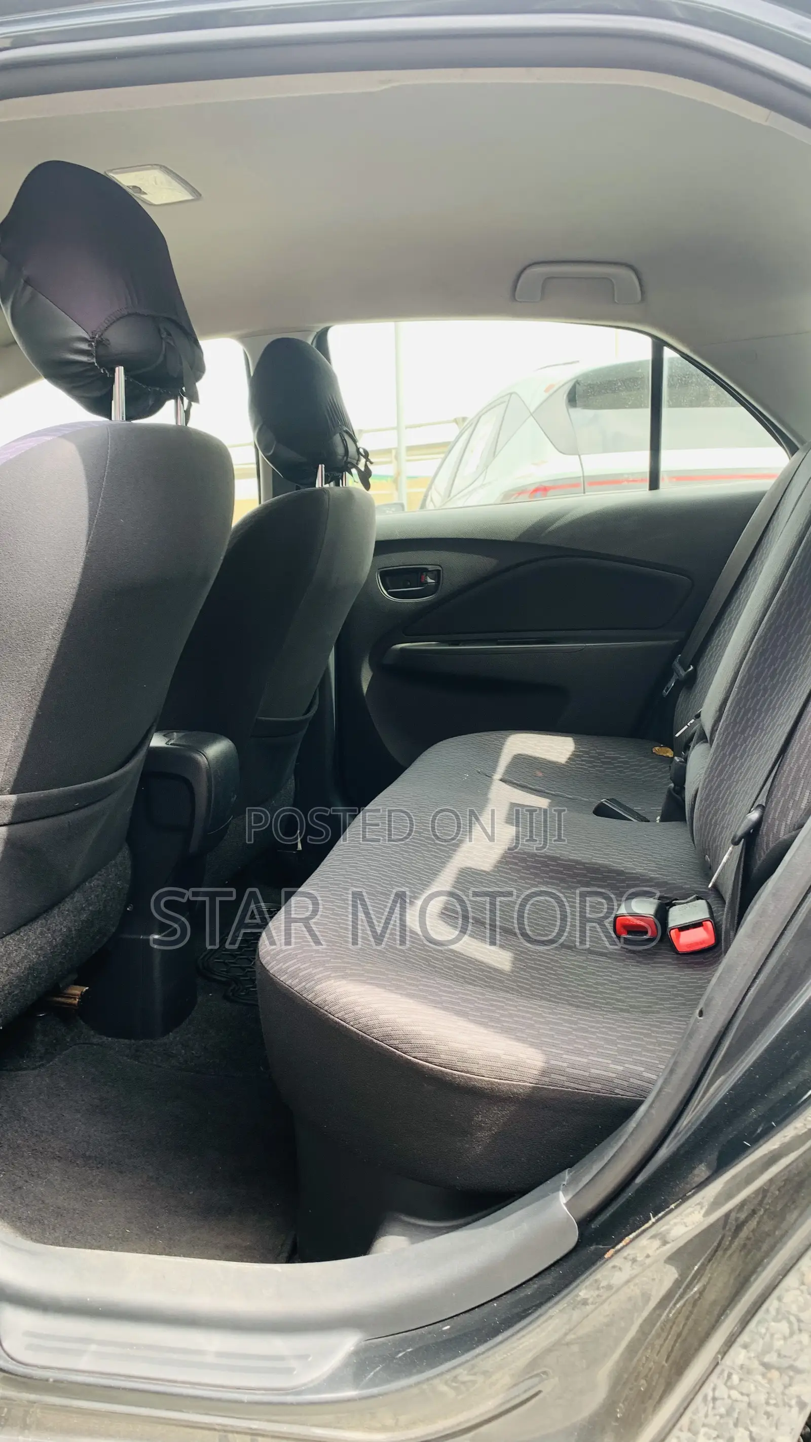 Toyota Yaris 2012 Gray