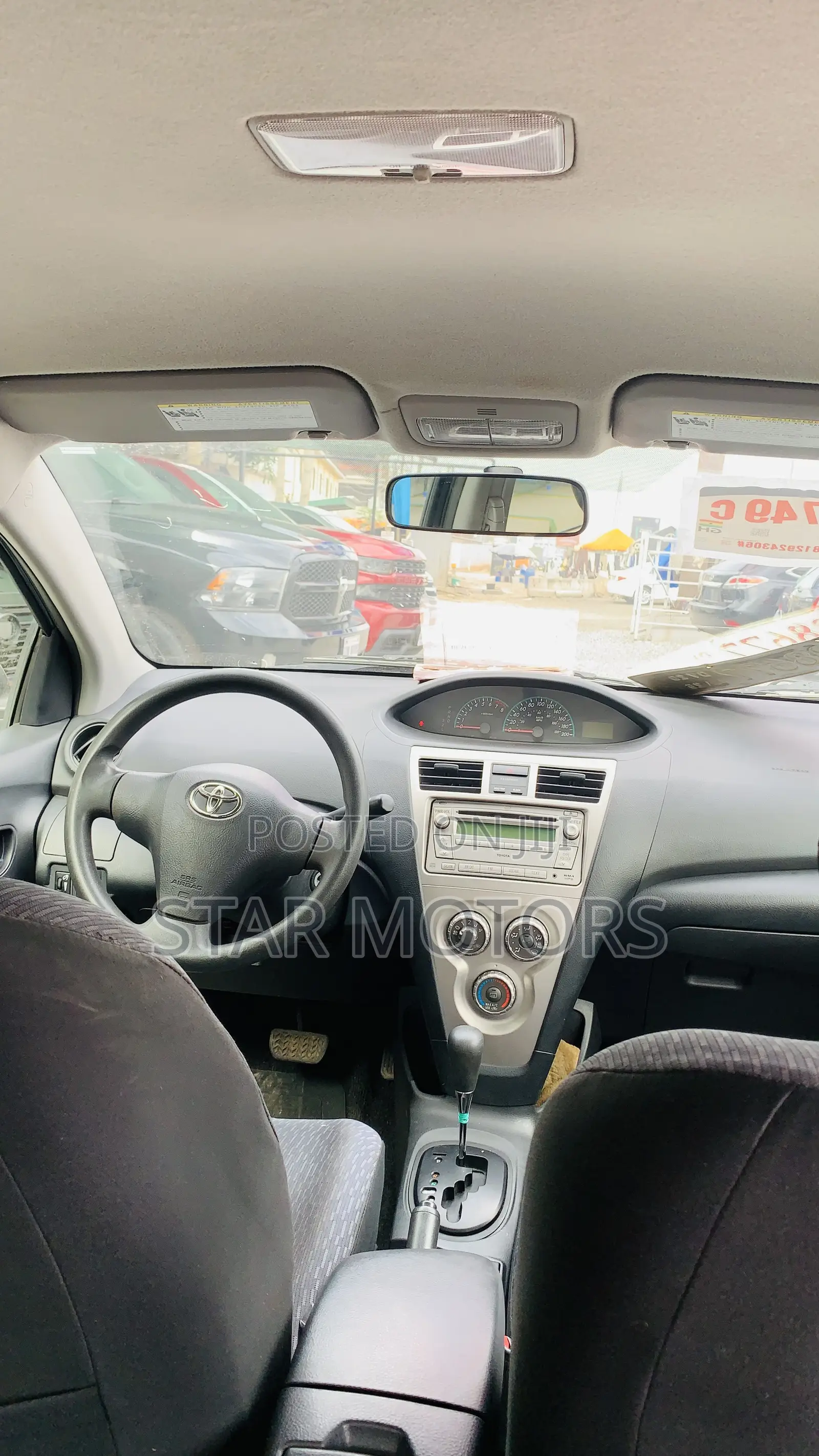 Toyota Yaris 2012 Gray