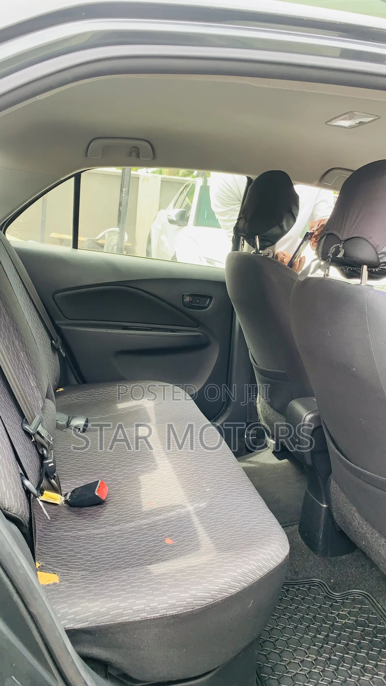 Toyota Yaris 2012 Gray