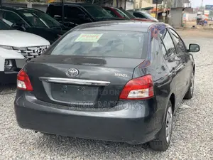 Toyota Yaris 2012 Gray