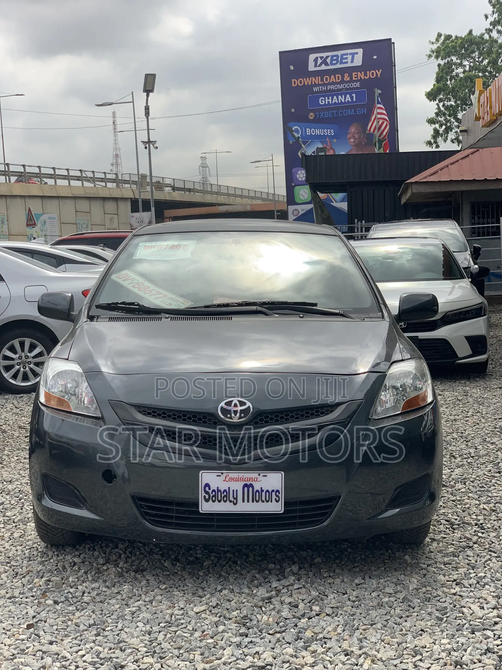 Toyota Yaris 2012 Gray