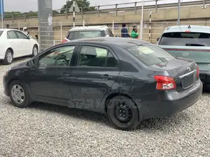 Toyota Yaris 2012 Gray