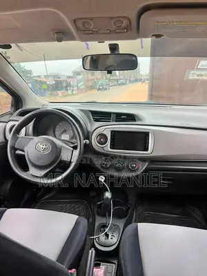Toyota Vitz 2010 Gray