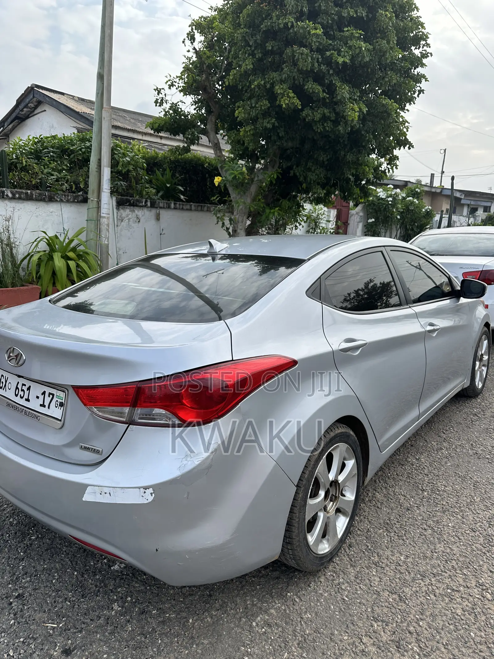 Hyundai Elantra Limited Sedan FWD (1.8L 4cyl 6A) 2013 Silver