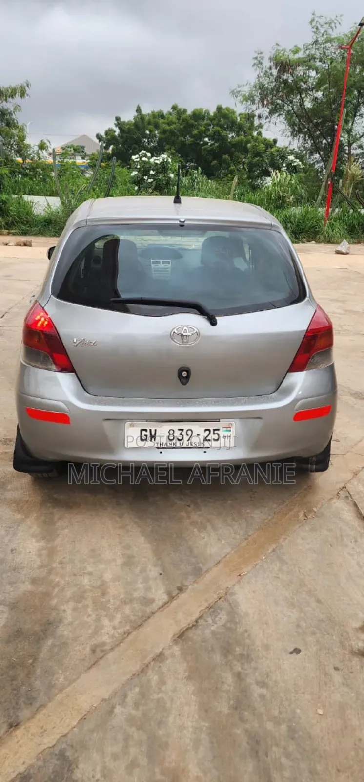 Toyota Vitz 1.3 FWD 5dr 2010 Gray