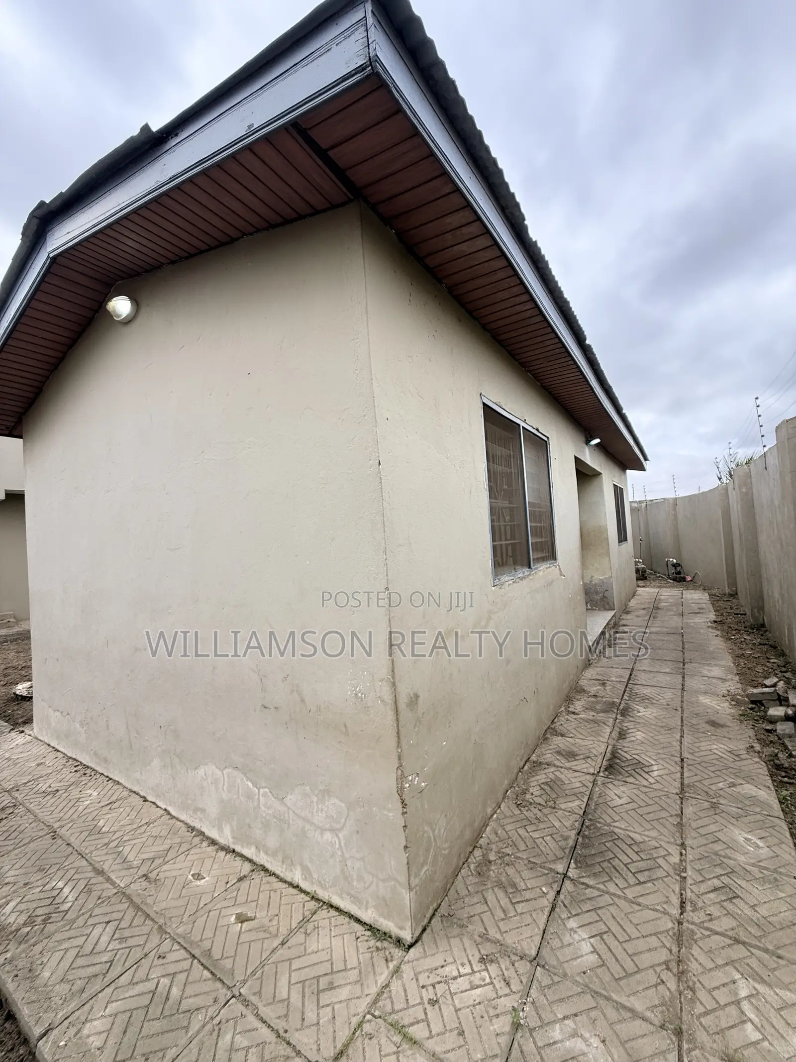 1bdrm Apartment in Community 18 Area, Spintex for rent