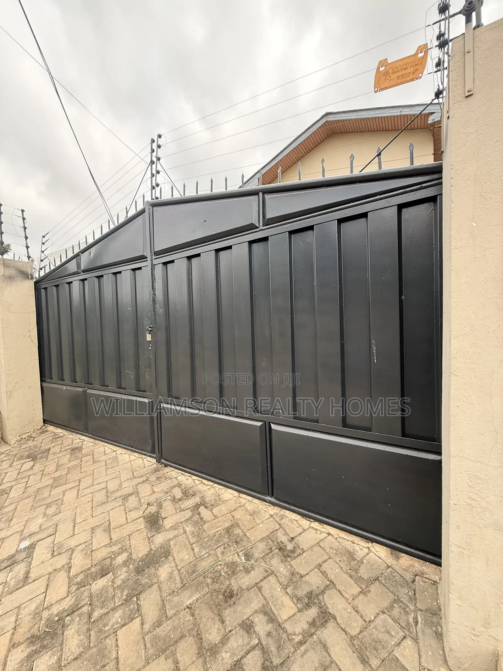 1bdrm Apartment in Community 18 Area, Spintex for rent