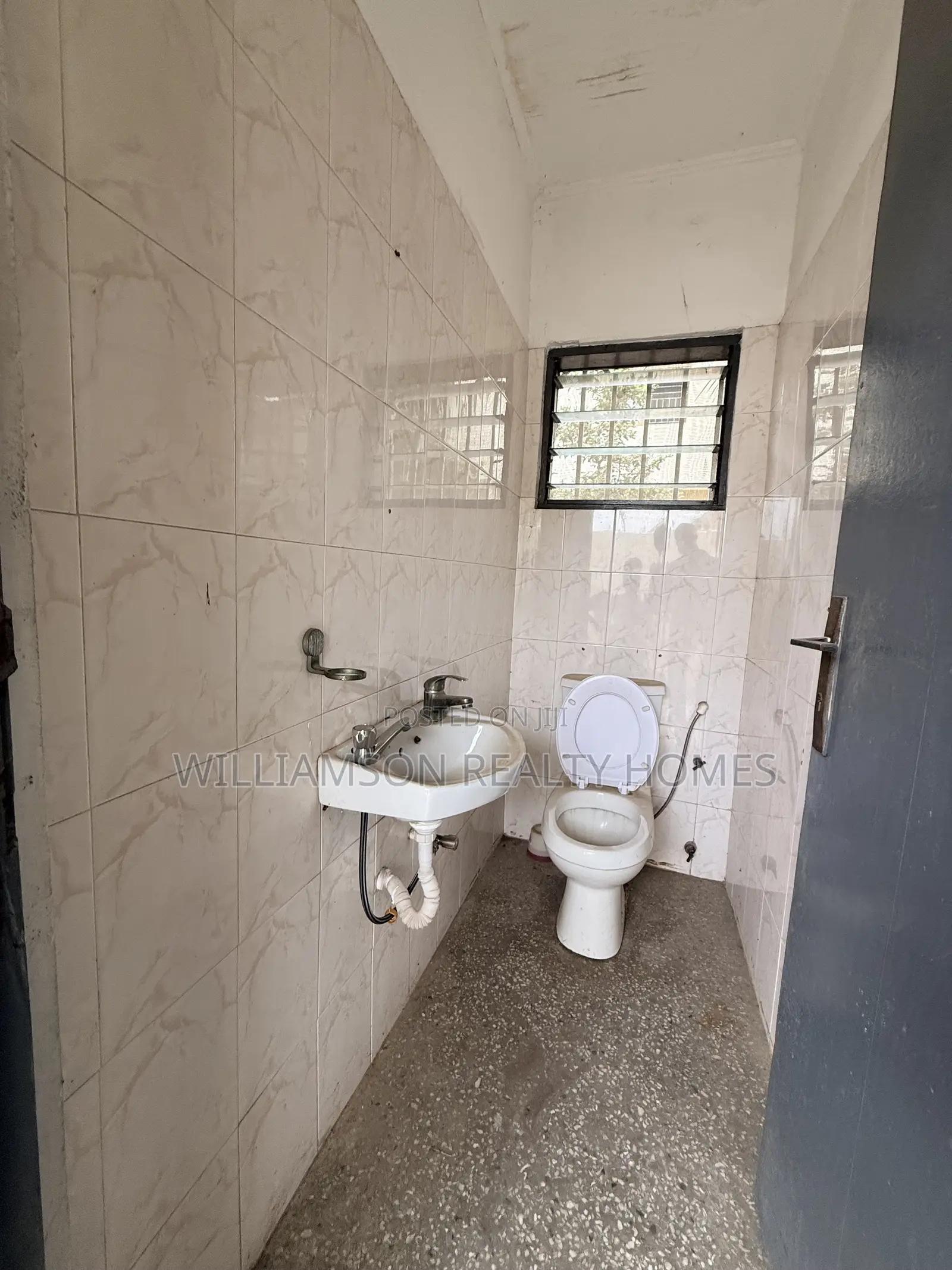 1bdrm Apartment in Community 18 Area, Spintex for rent
