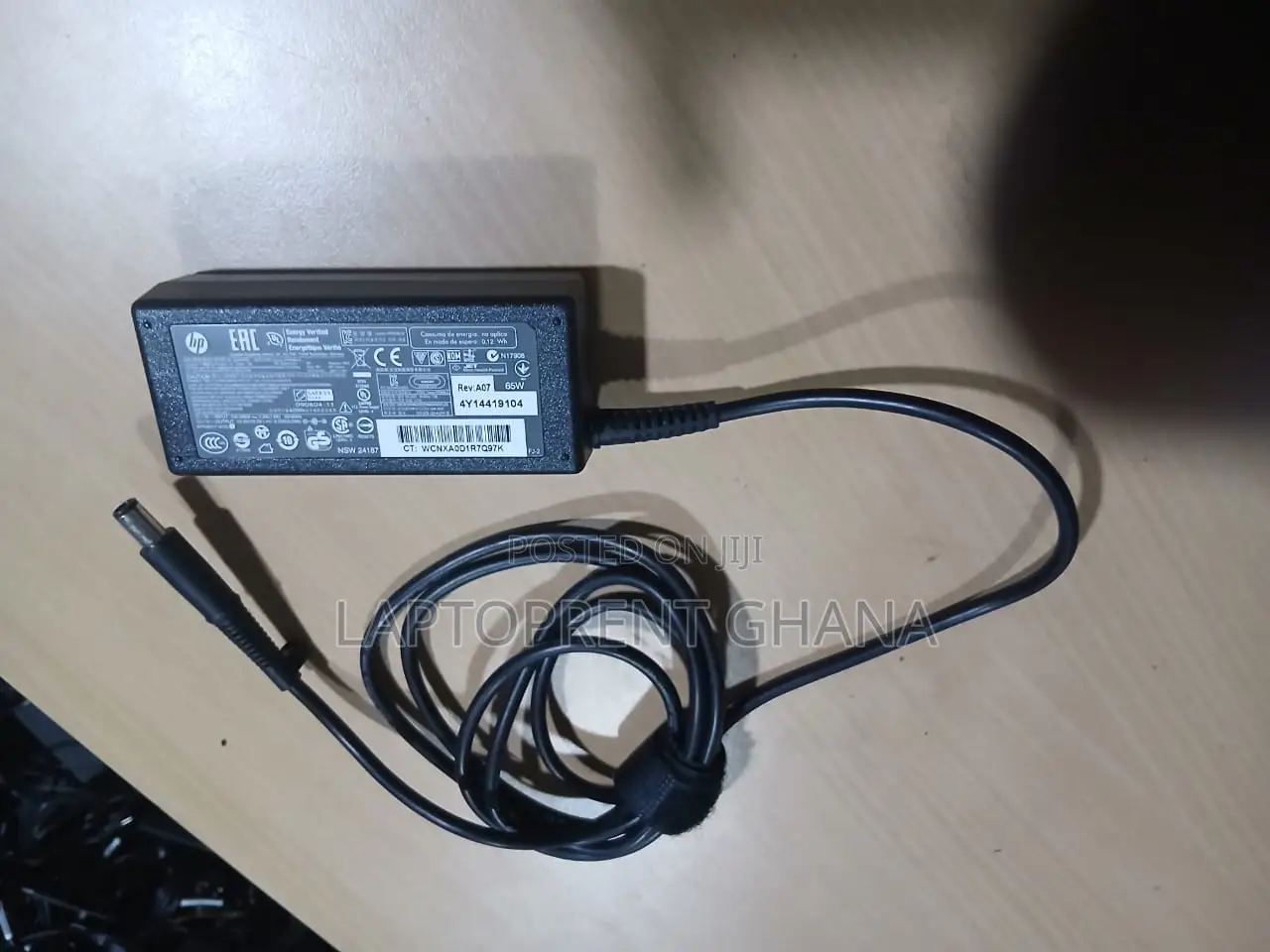 HP Charger Big Pin