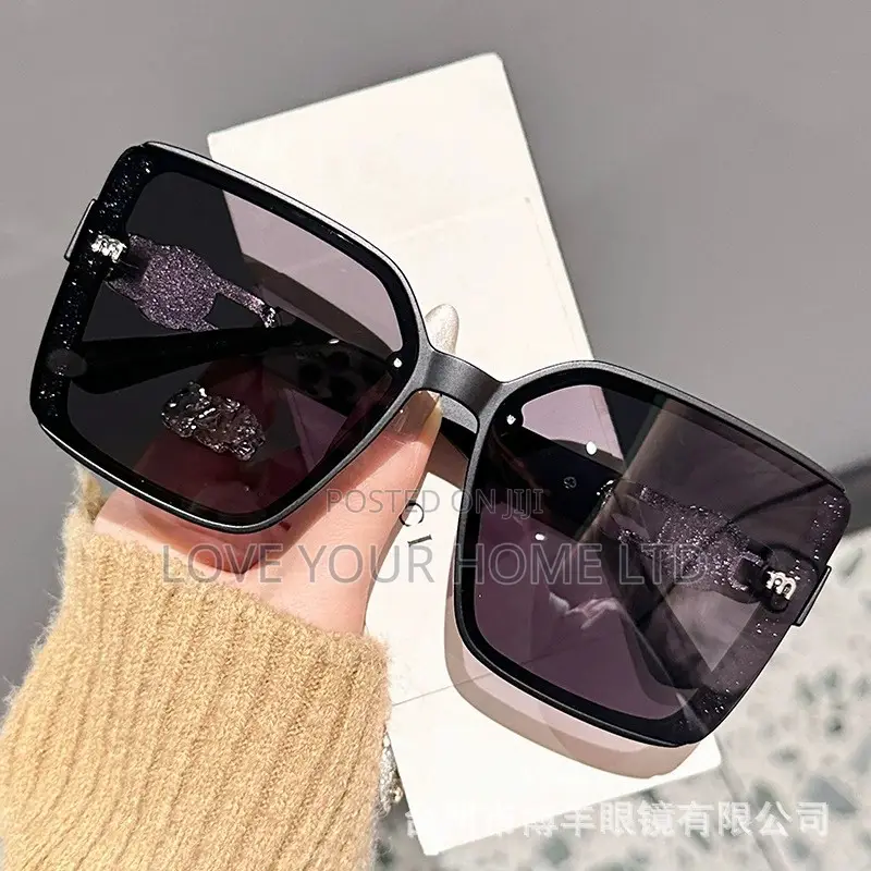 Women's Classic Oversized Square UV400 Sunglasses