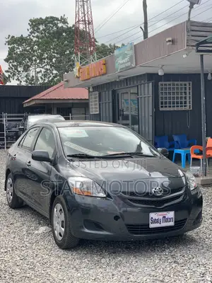 Toyota Yaris 2012 Gray
