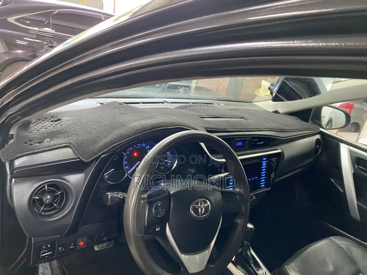 Toyota Corolla SE Special Edition 4dr Sedan (1.8L 4cyl CVT) 2017 Black