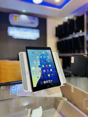 Apple iPad 9.7 32 GB Silver