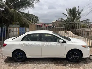 Toyota Corolla LE 4dr Sedan (1.8L 4cyl 4A) 2012 White