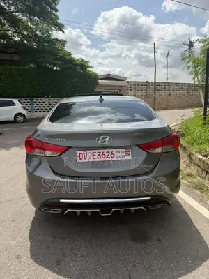 Hyundai Elantra Limited 4dr Sedan (1.8L 4cyl 6A) 2014 Silver