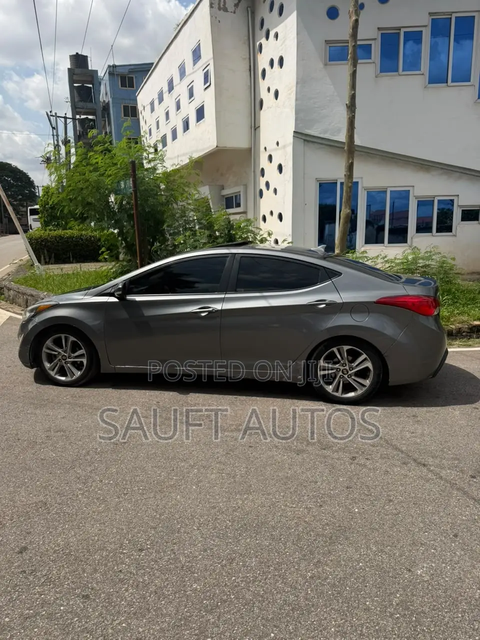 Hyundai Elantra Limited 4dr Sedan (1.8L 4cyl 6A) 2014 Silver