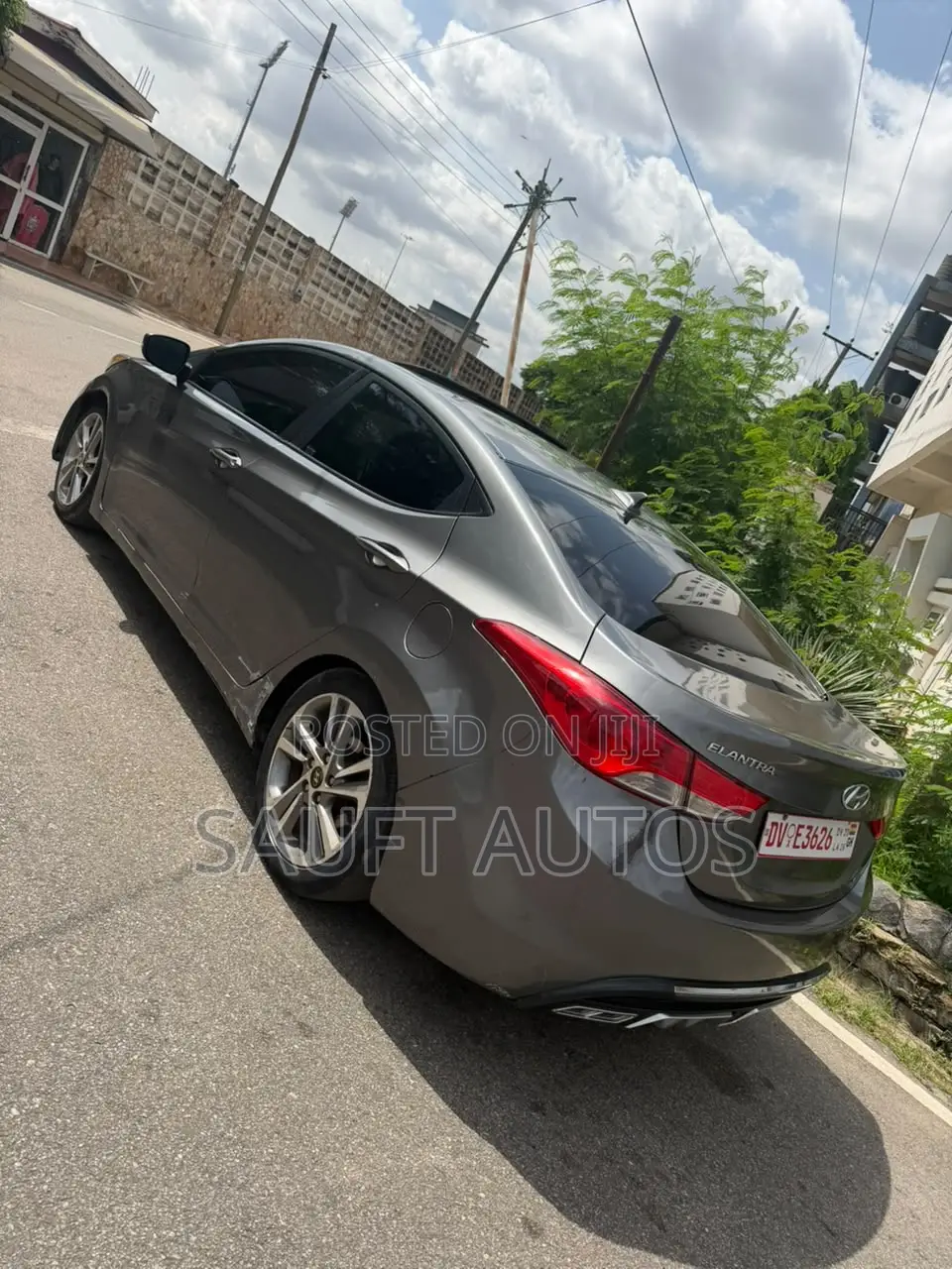 Hyundai Elantra Limited 4dr Sedan (1.8L 4cyl 6A) 2014 Silver