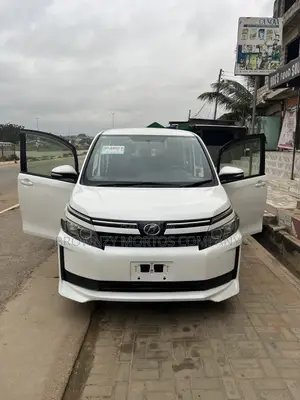 Toyota Voxy 2013 White