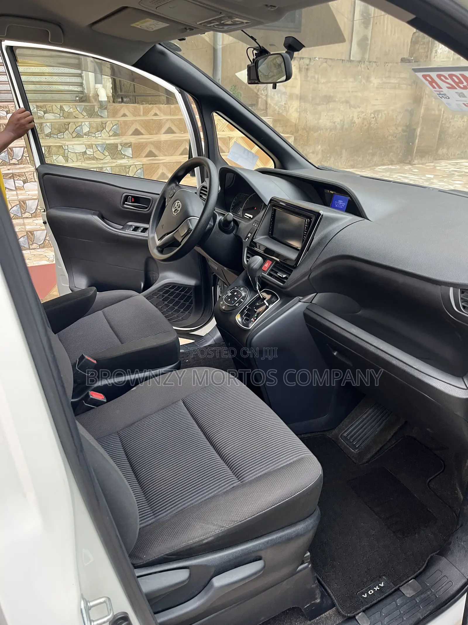 Toyota Voxy 2013 White