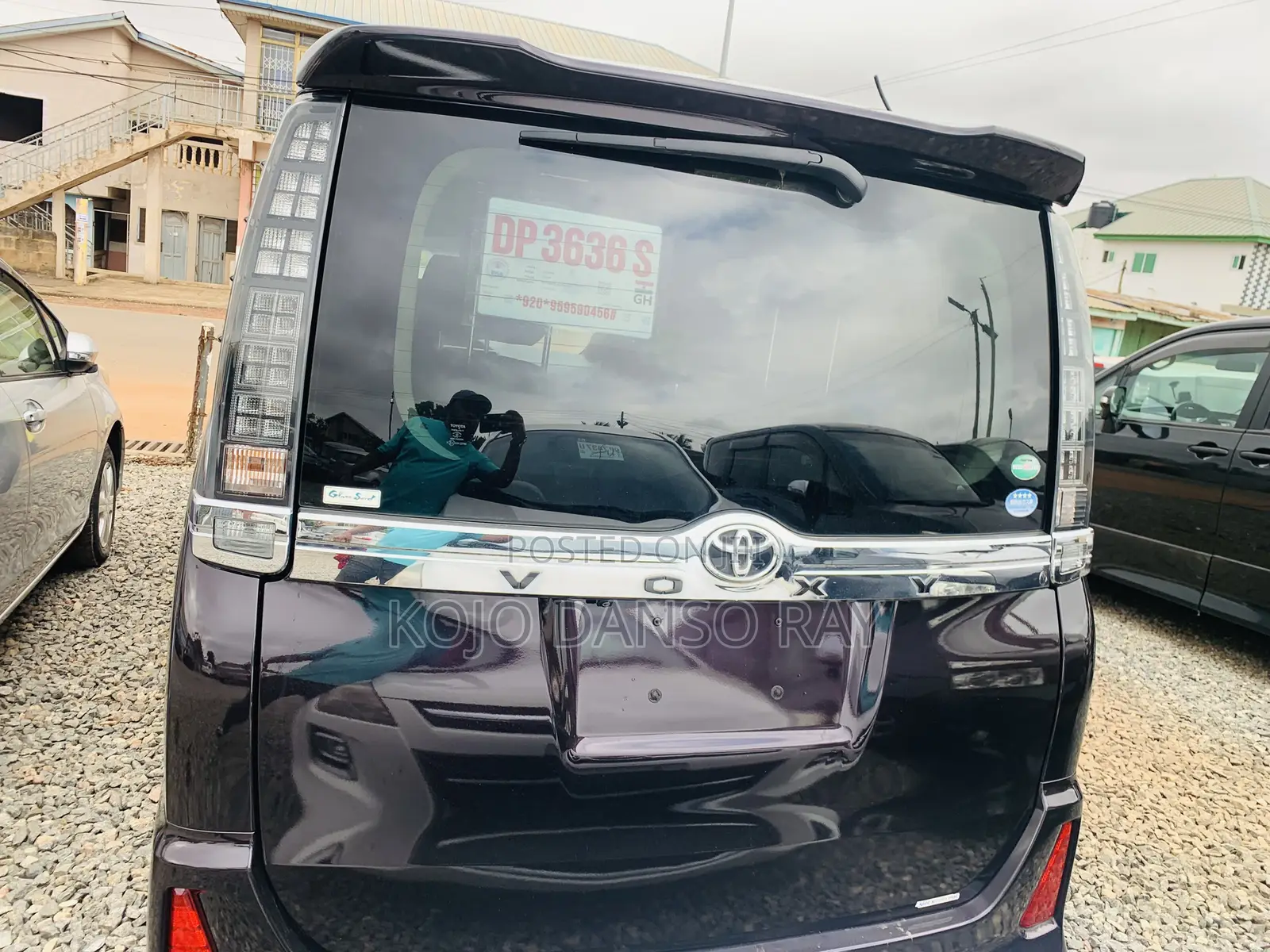 Toyota Voxy X 2WD 8-Seater 2015