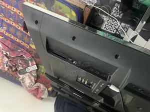 JVC 40” Smart TV