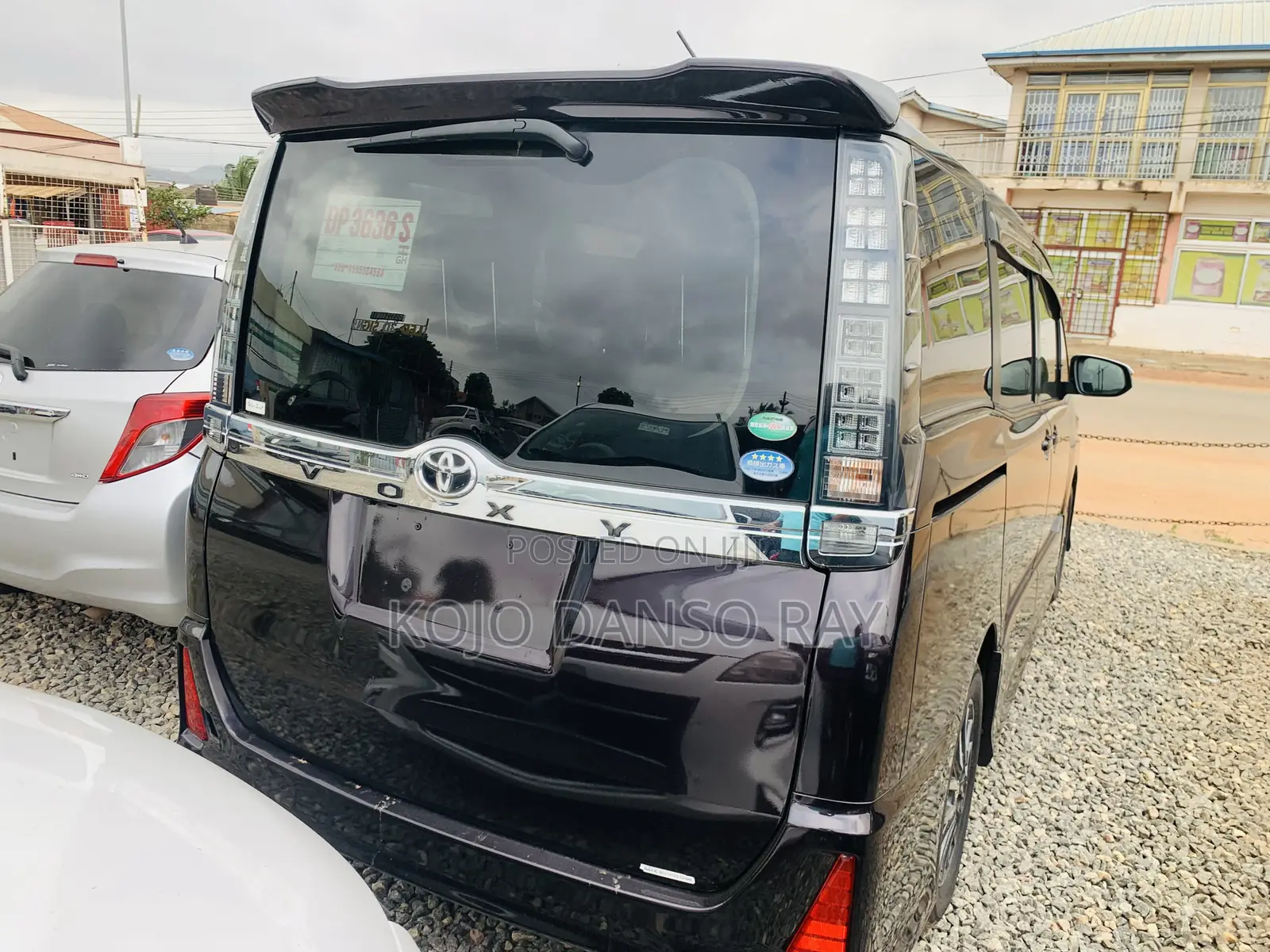 Toyota Voxy X 2WD 8-Seater 2015
