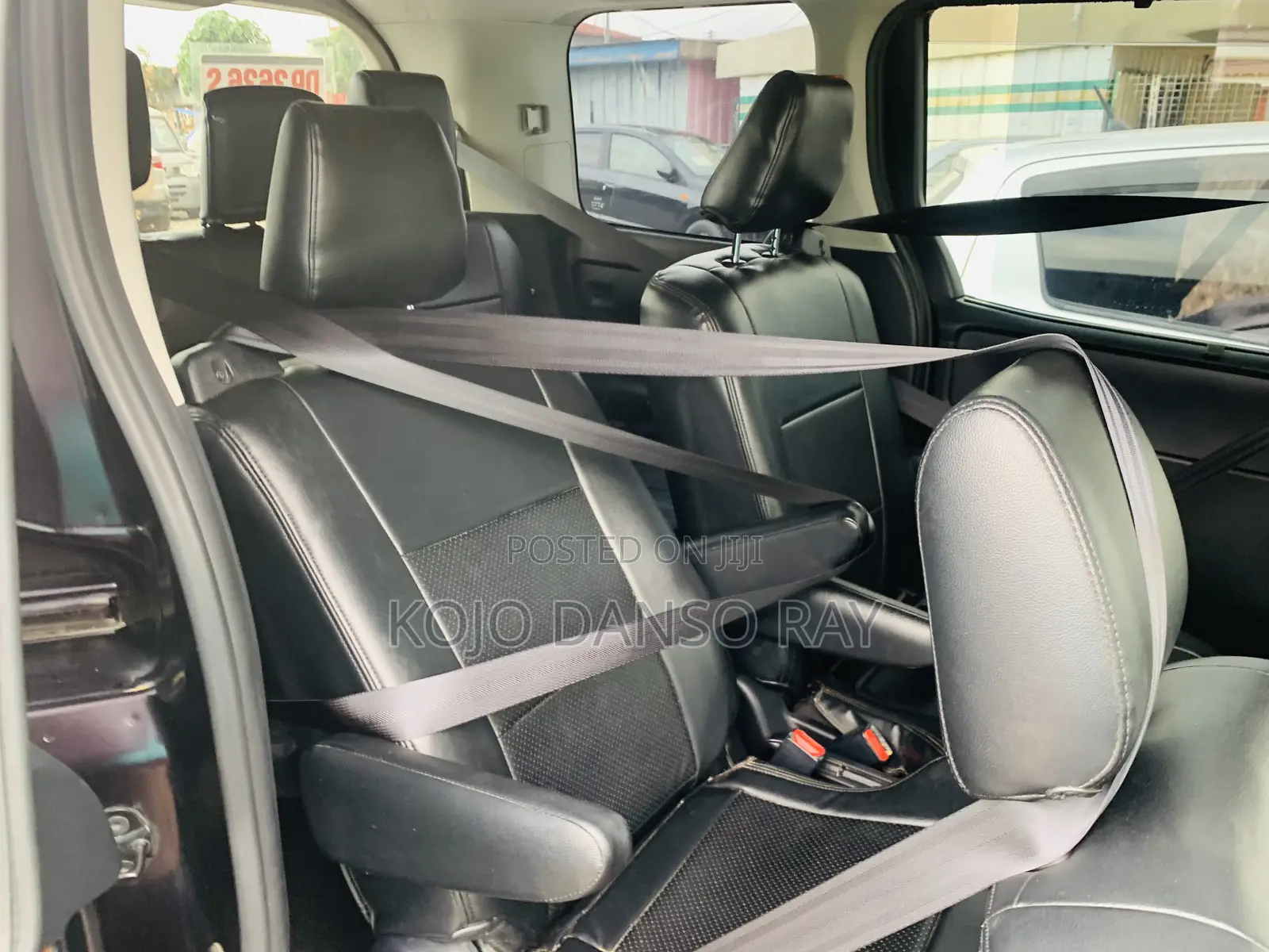 Toyota Voxy X 2WD 8-Seater 2015