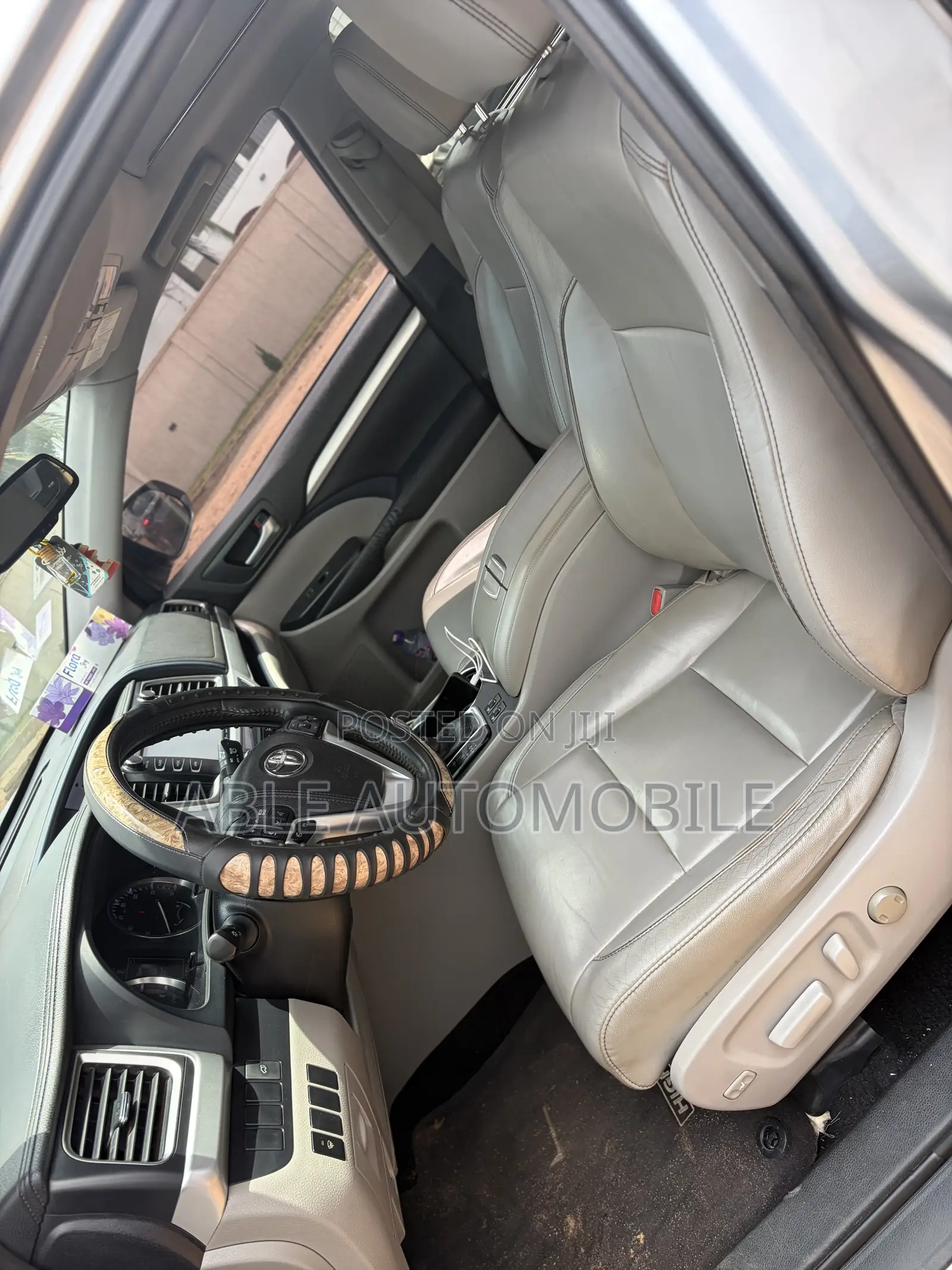 Toyota Highlander XLE V6 4x4 (3.5L 6cyl 6A) 2016 Silver