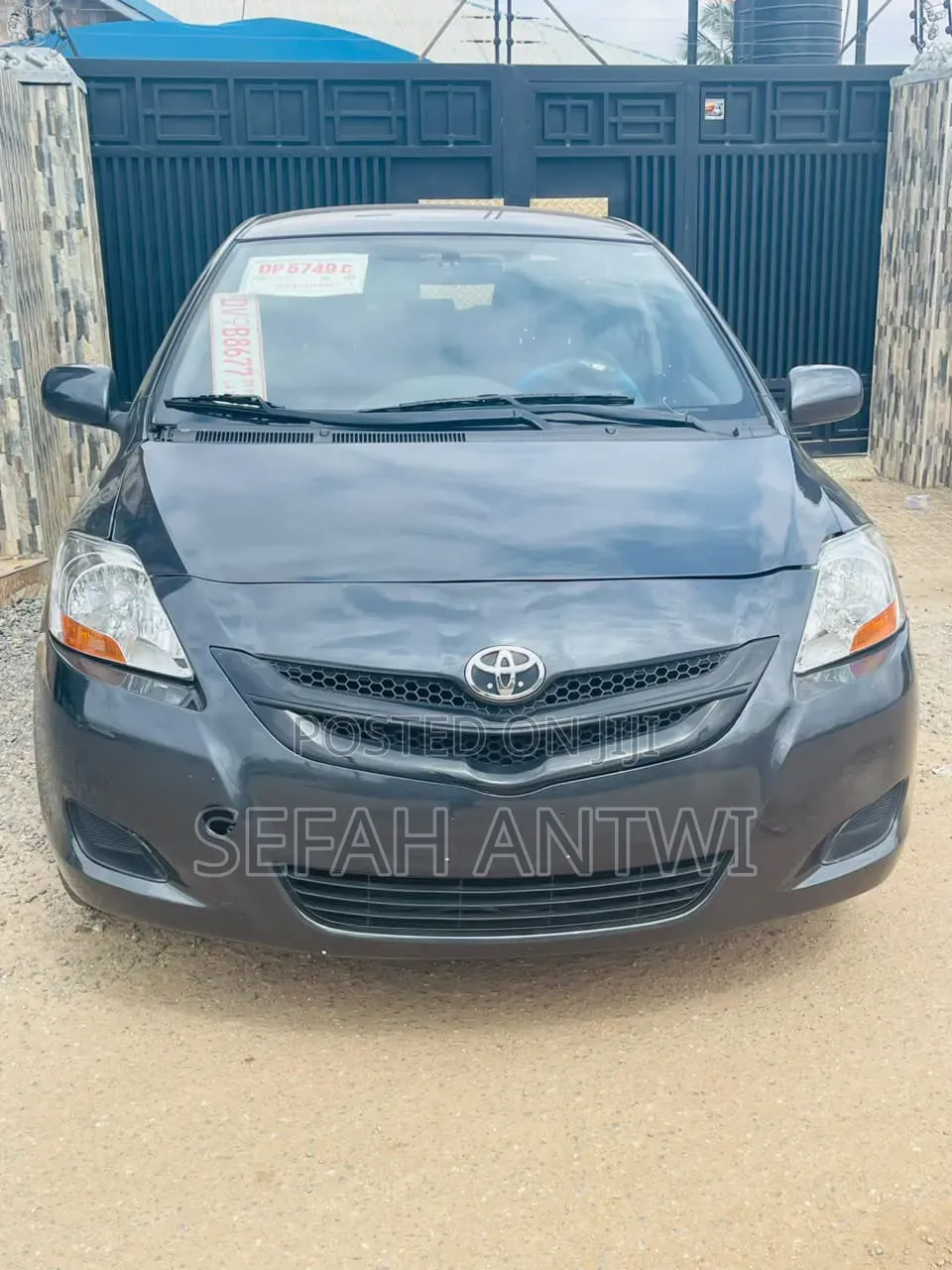 Toyota Yaris 2012 Gray