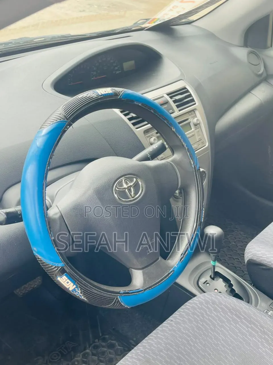 Toyota Yaris 2012 Gray