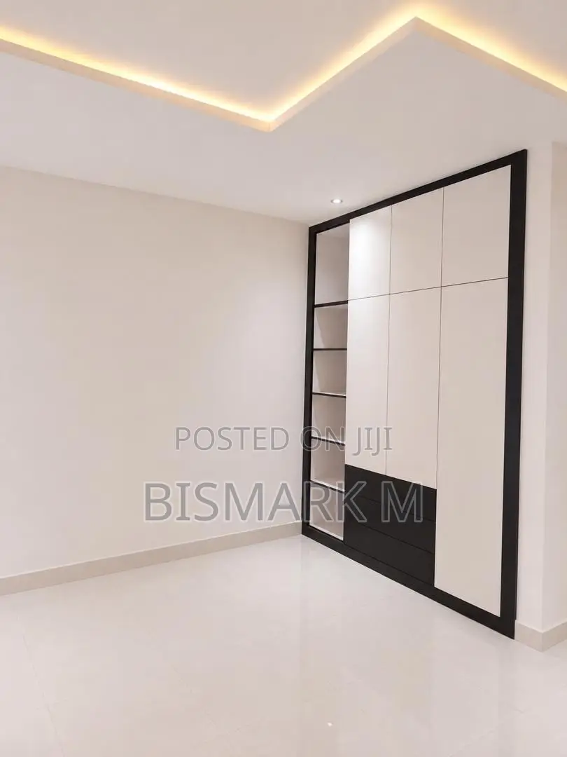 3bdrm House in Lakeside Estate, Ashaley Botwe for sale