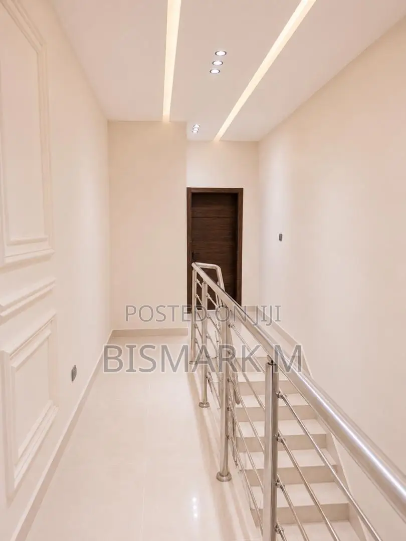 3bdrm House in Lakeside Estate, Ashaley Botwe for sale