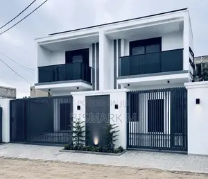 3bdrm House in Lakeside Estate, Ashaley Botwe for sale