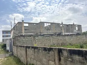8bdrm Block of Flats in Number 1 for sale