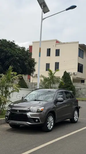 Mitsubishi Outlander 2016 Gray
