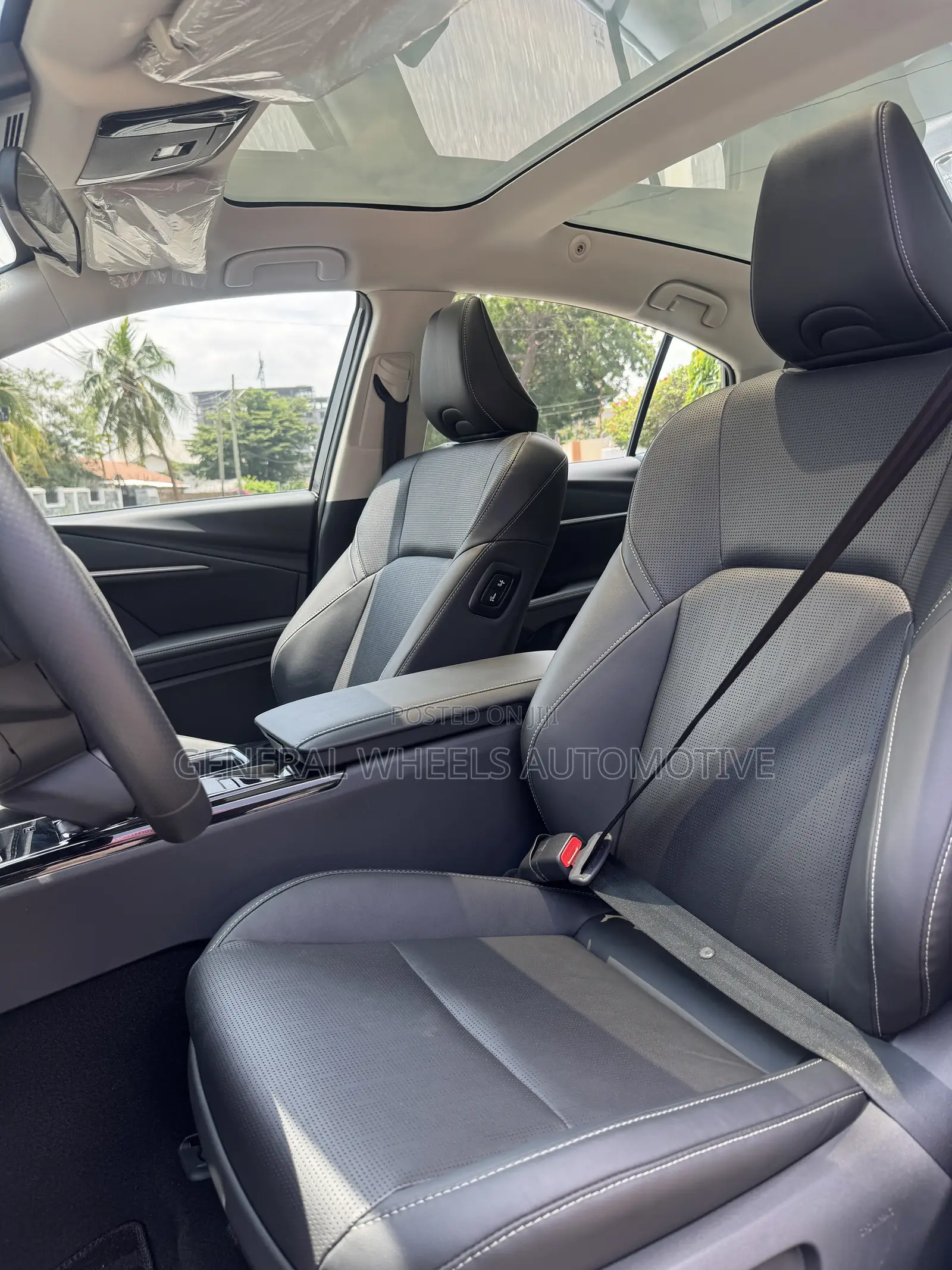 New Toyota Camry SE AWD 2024 Black