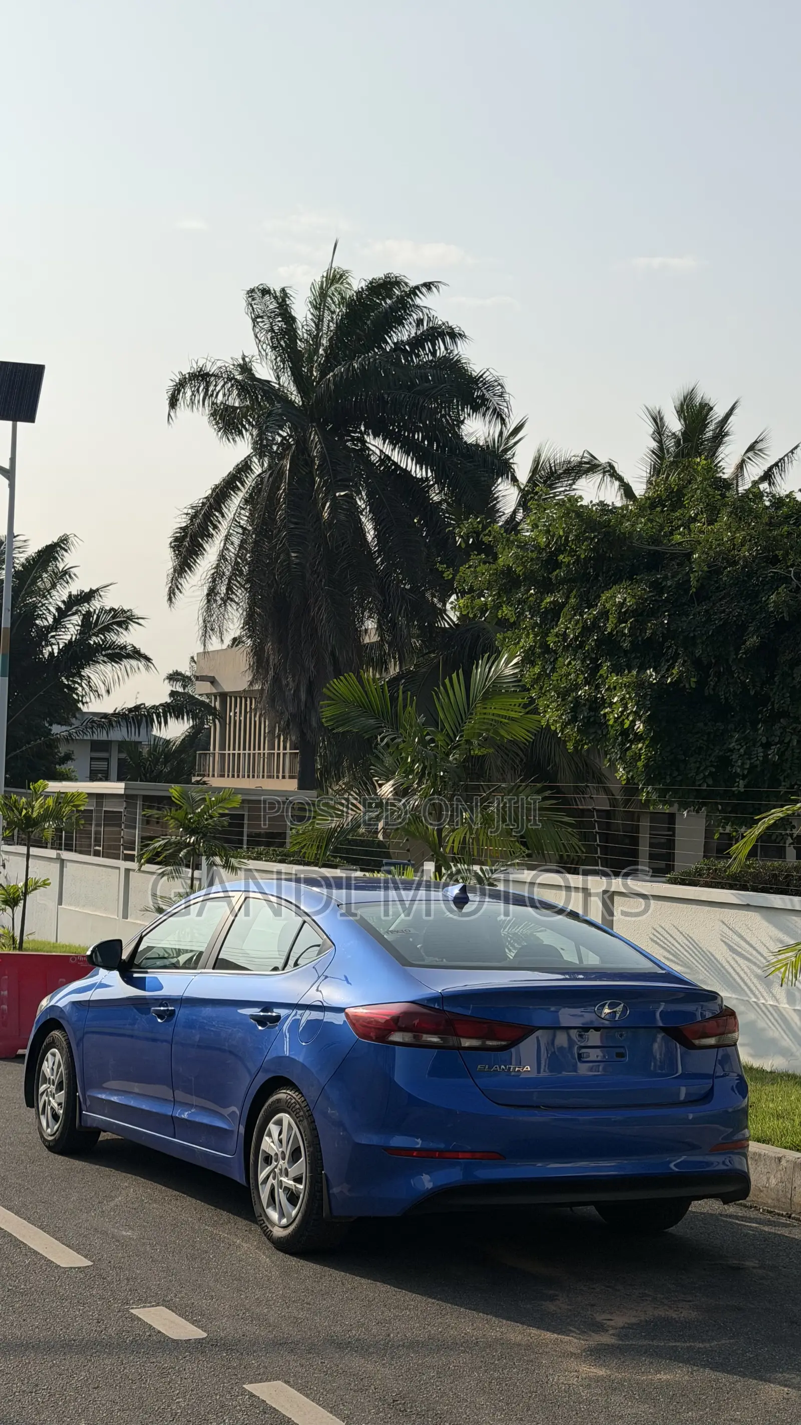 Hyundai Elantra ECO Sedan FWD (1.4L 4cyl 7A) 2017 Blue