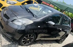 Toyota Yaris 2012 Gray