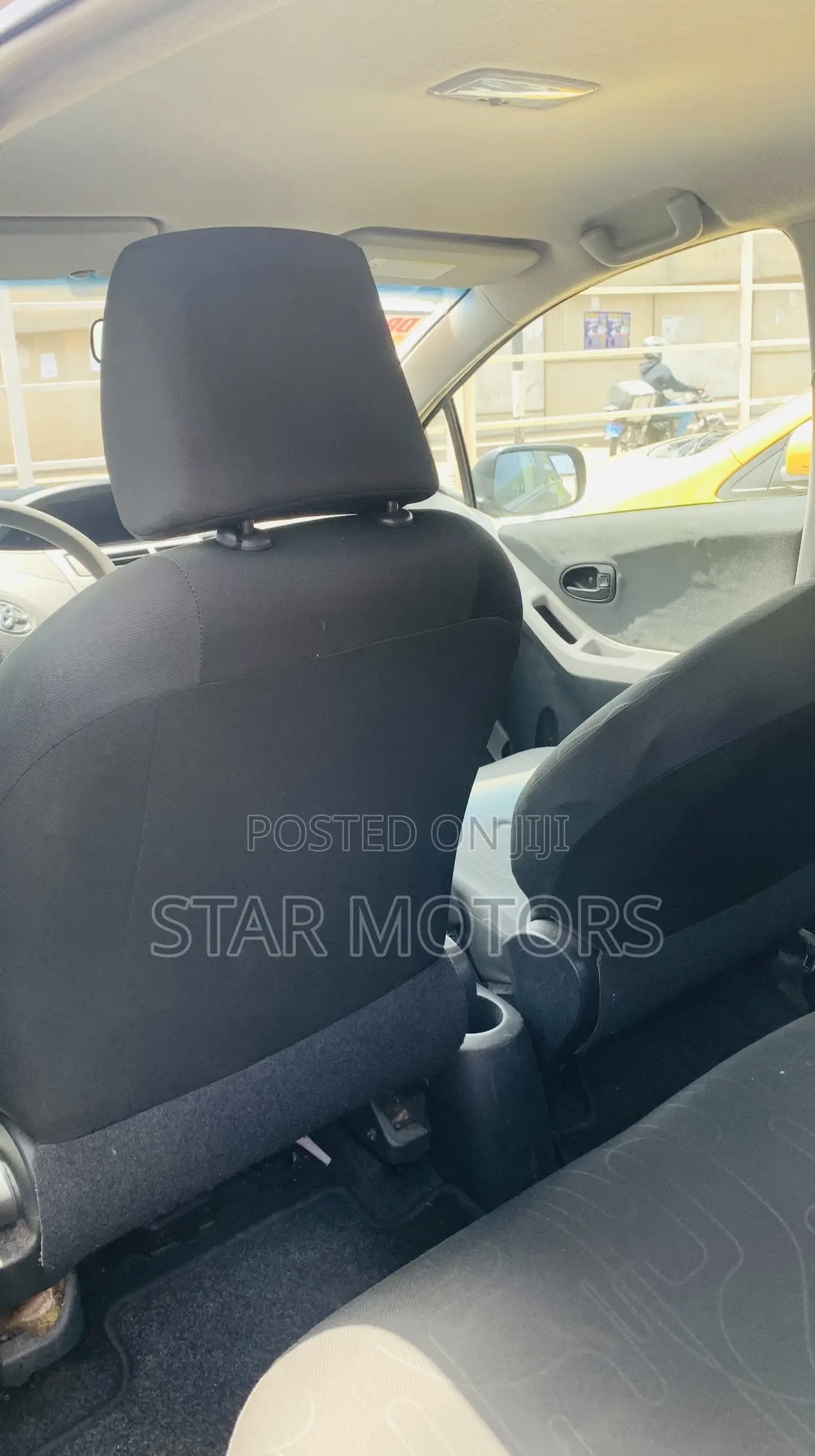 Toyota Yaris 2012 Gray