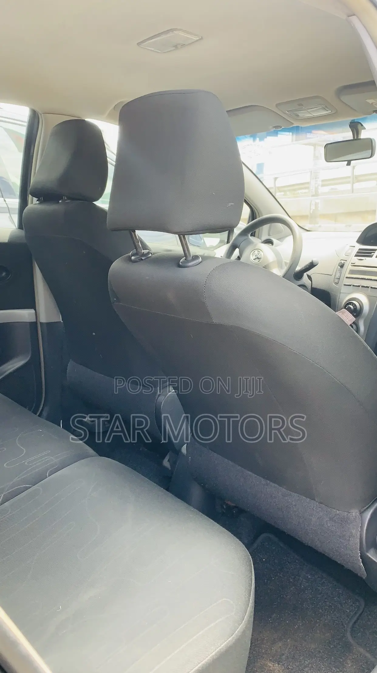 Toyota Yaris 2012 Gray