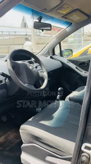 Toyota Yaris 2012 Gray