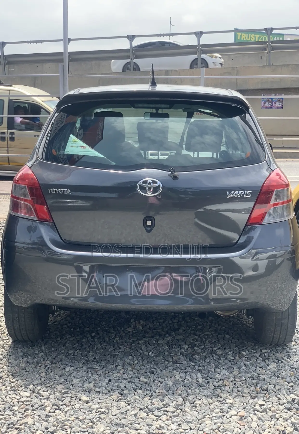 Toyota Yaris 2012 Gray