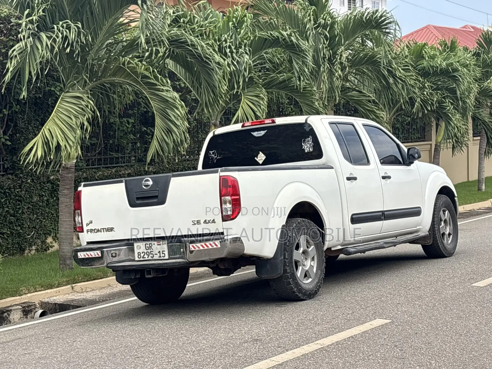 Nissan Frontier 2007 White