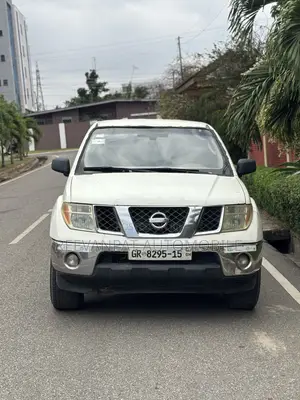 Nissan Frontier 2007 White